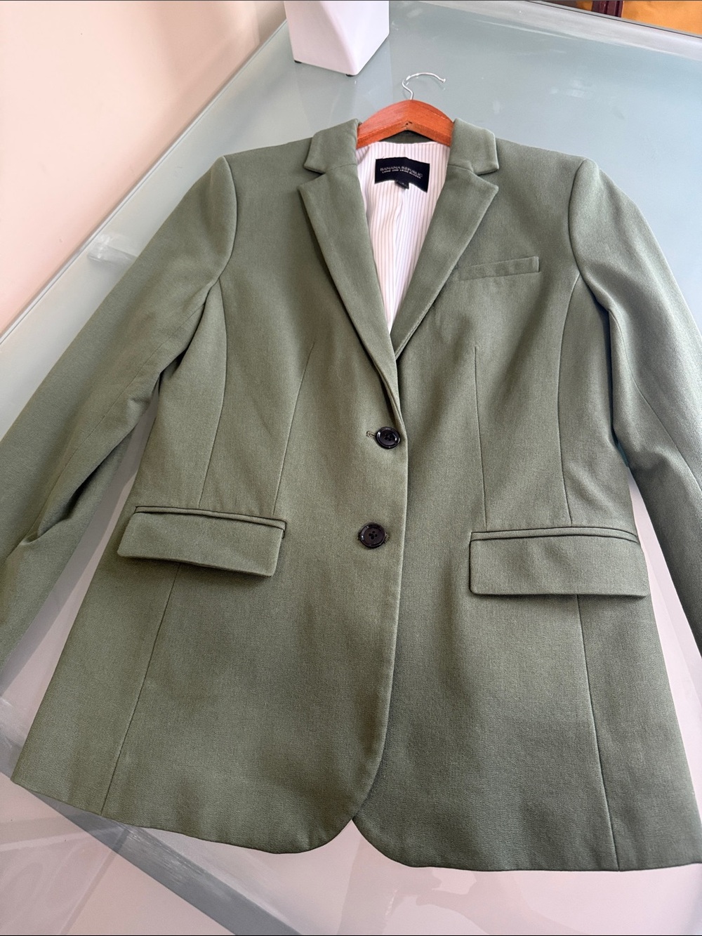 Like NEW Banana Republic Long and Lean Tailored Blazer Size 4